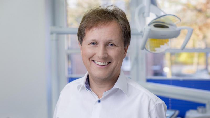 Dr. Matthias Br&ouml;ker